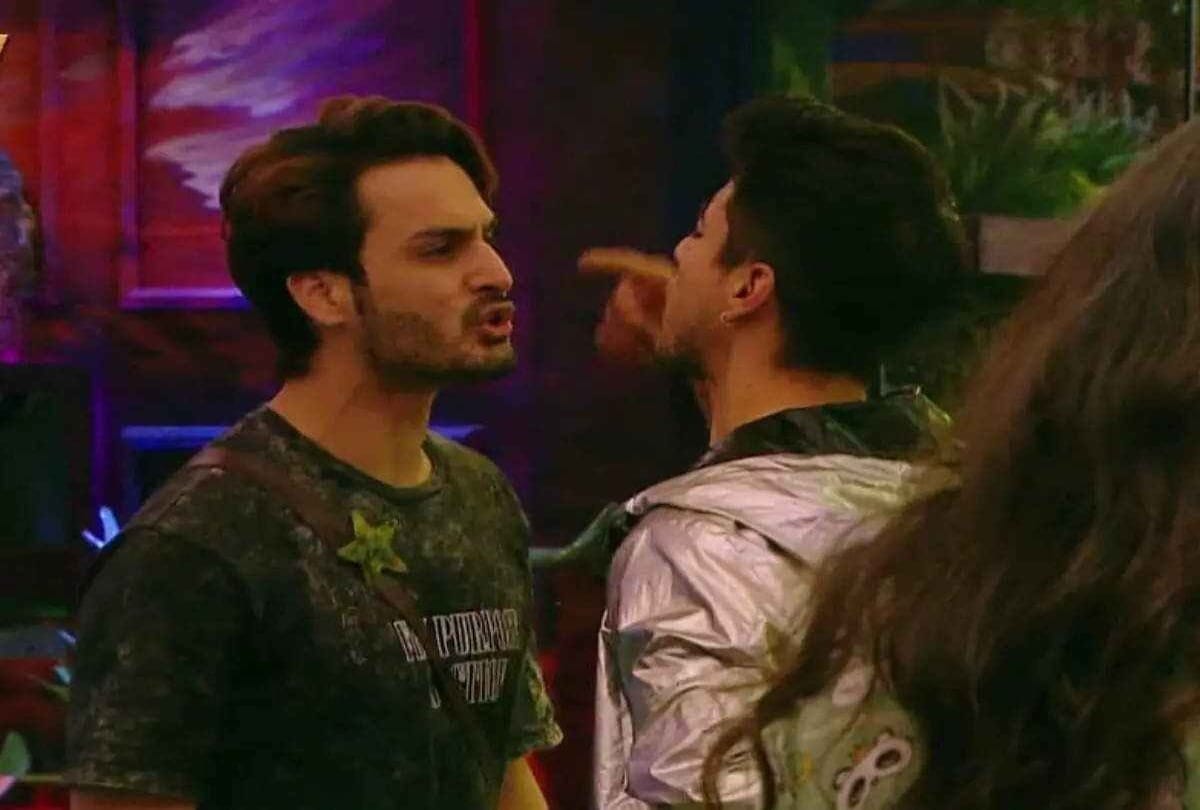 Bigg Boss 15: Scuffle broke out between Prateek Sahajpal and Umar Riaz Bigg Boss gave a stern warning
