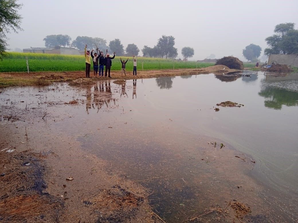 Hathras: The tracks of Rajbhe cut in Dhanauti, crops submerged