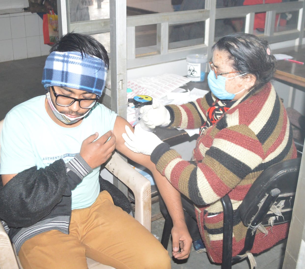 Hathras: Teams vaccinated 4,923 teenagers in schools
