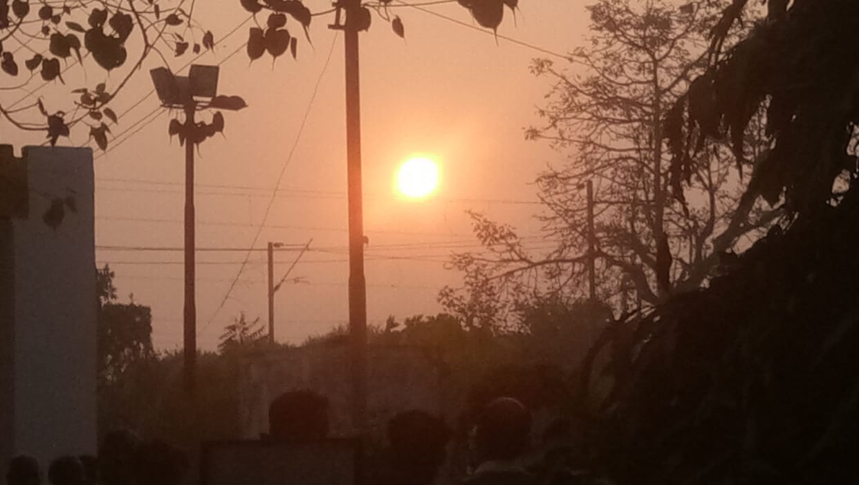 Strong sunlight after fog in the morning, mercury rose by four degrees