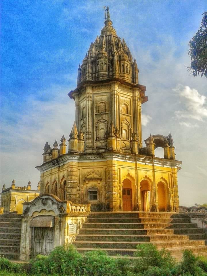 Singhahi's Labyrinth Shiva Temple is a unique piece of unique architectural craft