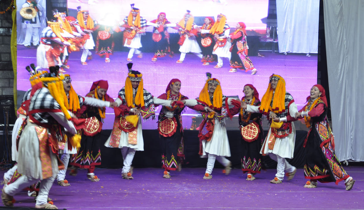 maha nati not organised in manali carniwal due to heavy rain and snowfall