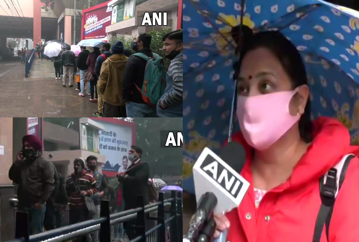 delhi metro news metro will run 100 percent capacity still long queues outside metro stations and bus stops troubling passengers says need proper solution