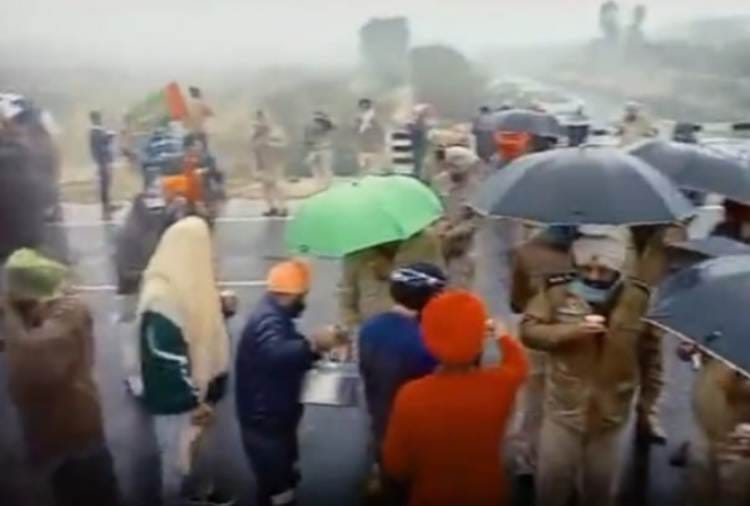 Major lapse in pm modi security: A Video of Punjab police goes viral on Social media