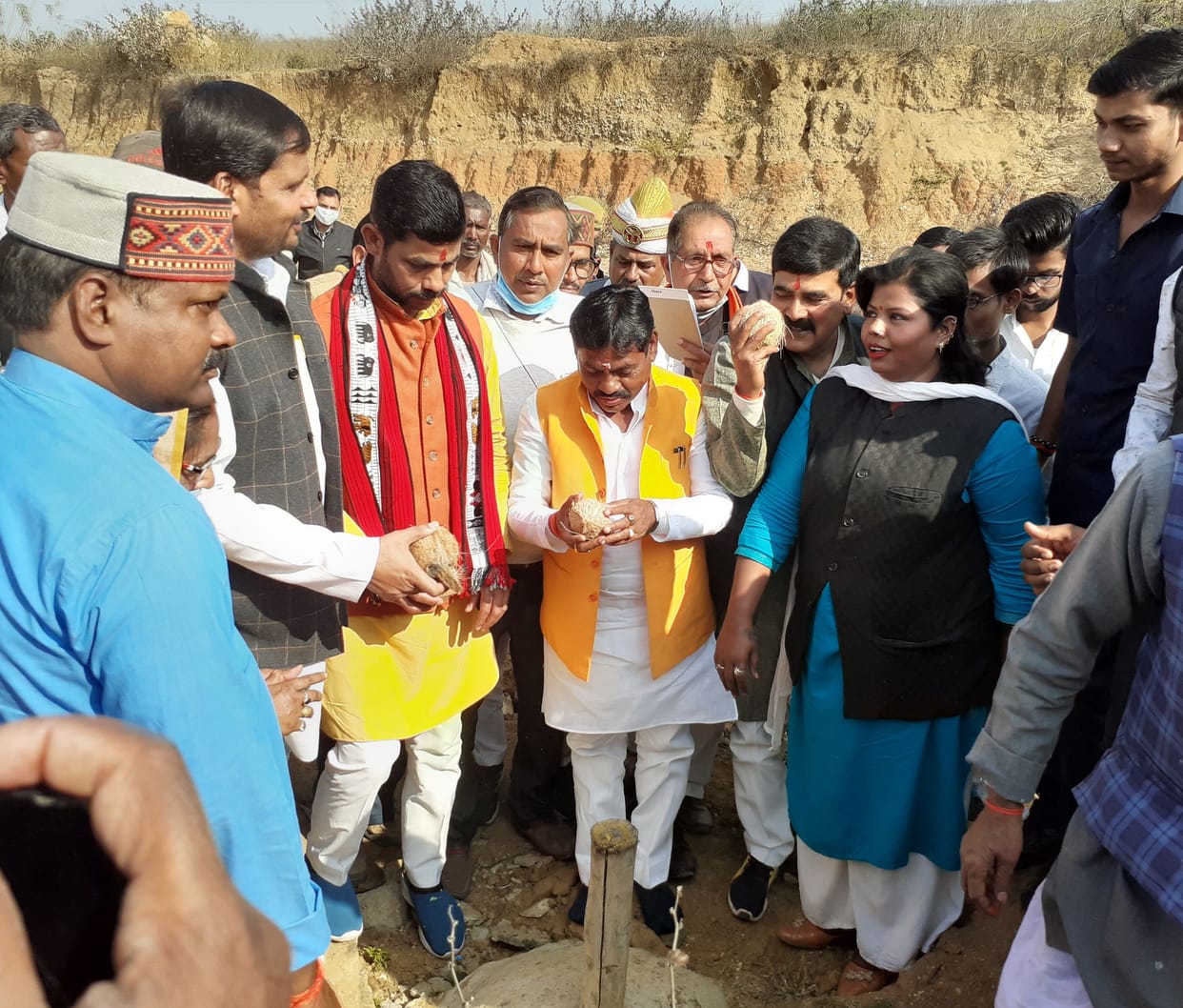 Minister of State laid the foundation stone of the bridge over Renuka river