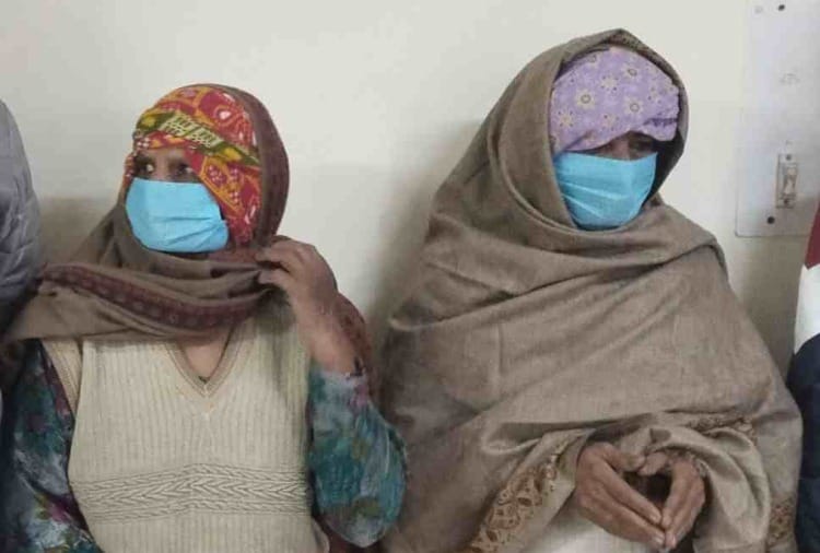 Two women of gang who robbed elderly people arrested in Jind of Haryana