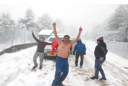 Heavy rain and snowfall in Jammu and Kashmir, air service disrupted, emergency helpline number issued