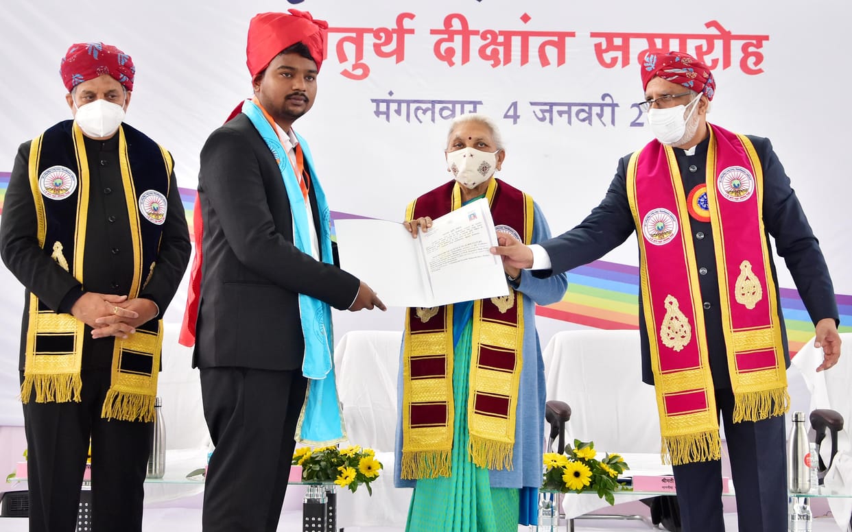 State University: 1.32 lakh students got degrees, more than half the daughters