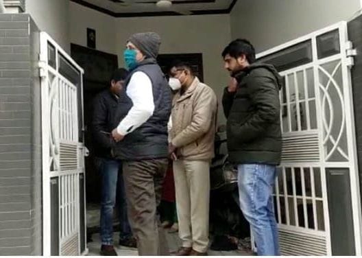 Theft in teacher's house, thief seen in CCTV