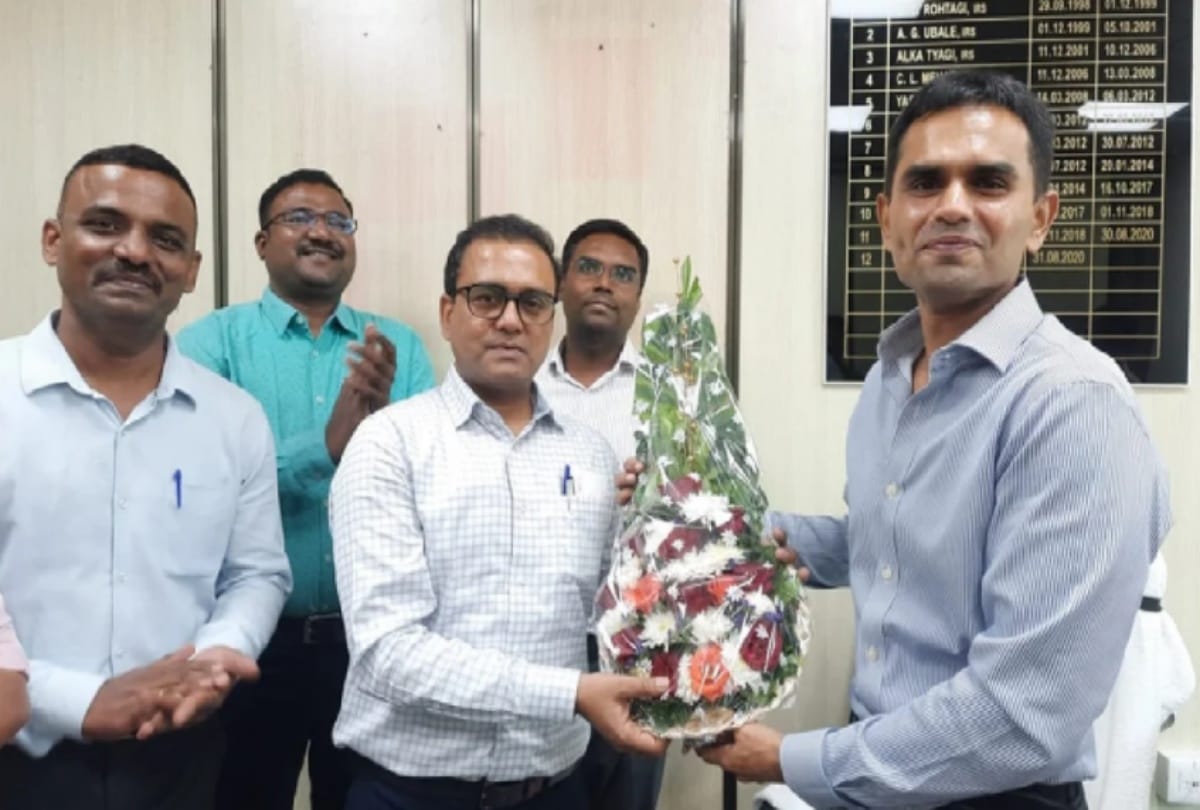 Mumbai Vijendra Singh takes charge as NCB zonal director replaces Sameer Wankhede