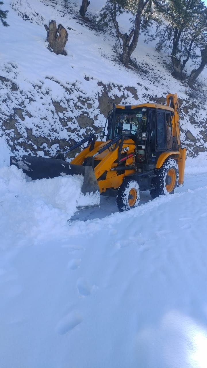 2 road closed due to snowfall in kinnuar