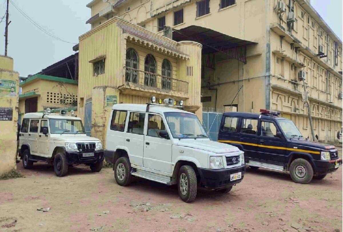 GST raid on SP leader flour mill in Farrukhabad up