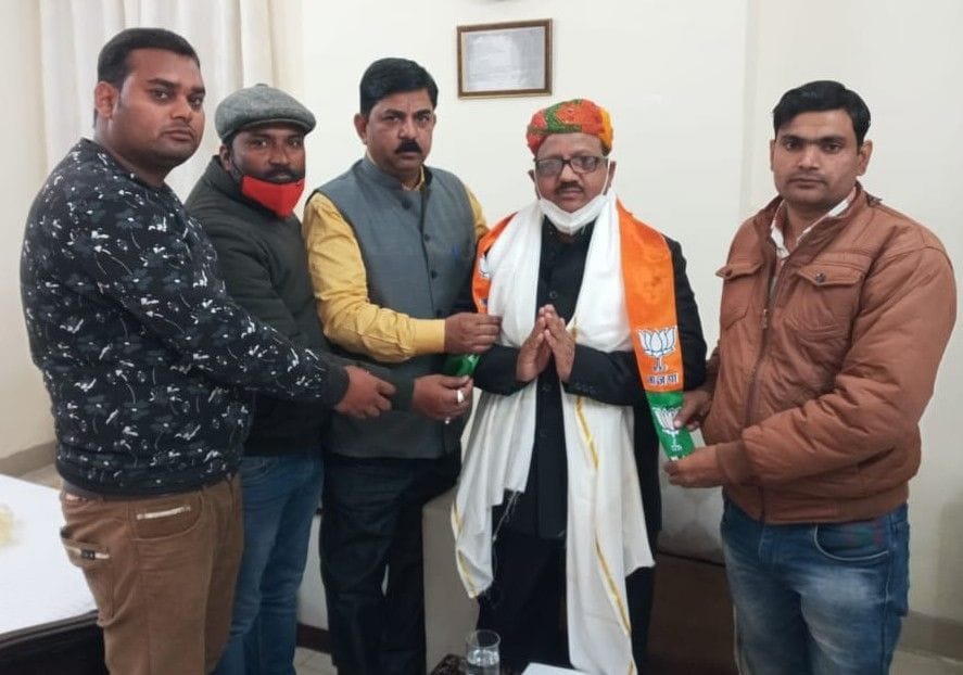 Hathras: Mayawati deals with the voters of the society: Dr. Harit