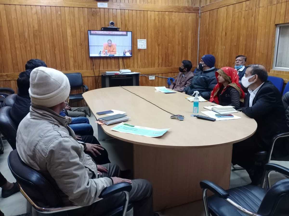 CM Yogi said in virtual program of varanasi Be a job provider government is with you at every step