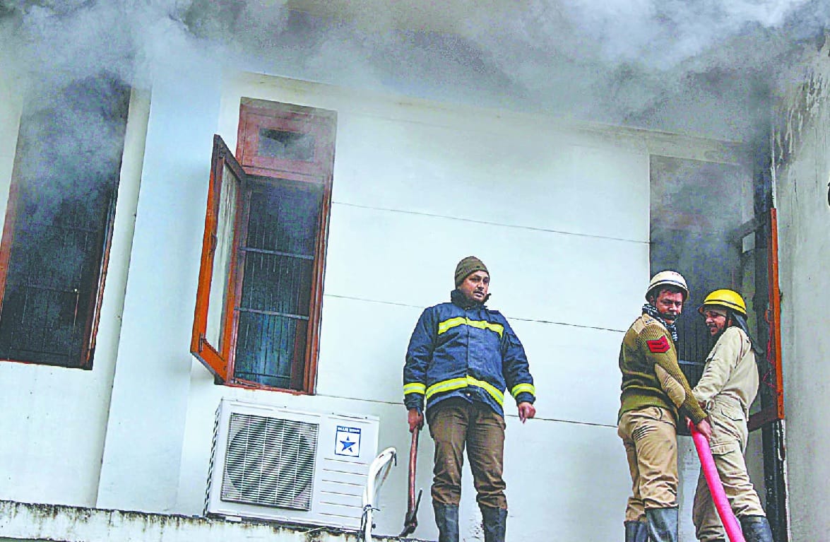 Fire in the records and store room of Directorate of Animal Husbandry, controlled with the help of three fire