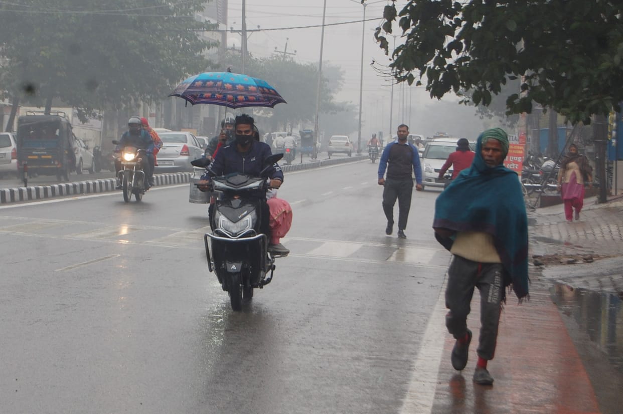 It rained all day, maximum temperature dropped by 6 degree Celsius, winter increased