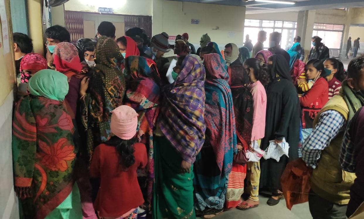 Violation of Kovid Guidelines in Government Medical College
