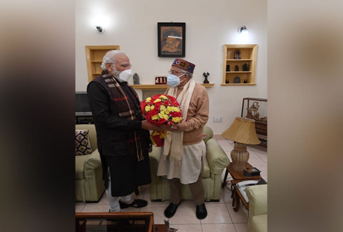 PM Modi meets Murli Manohar Joshi on his birthday extends greeting