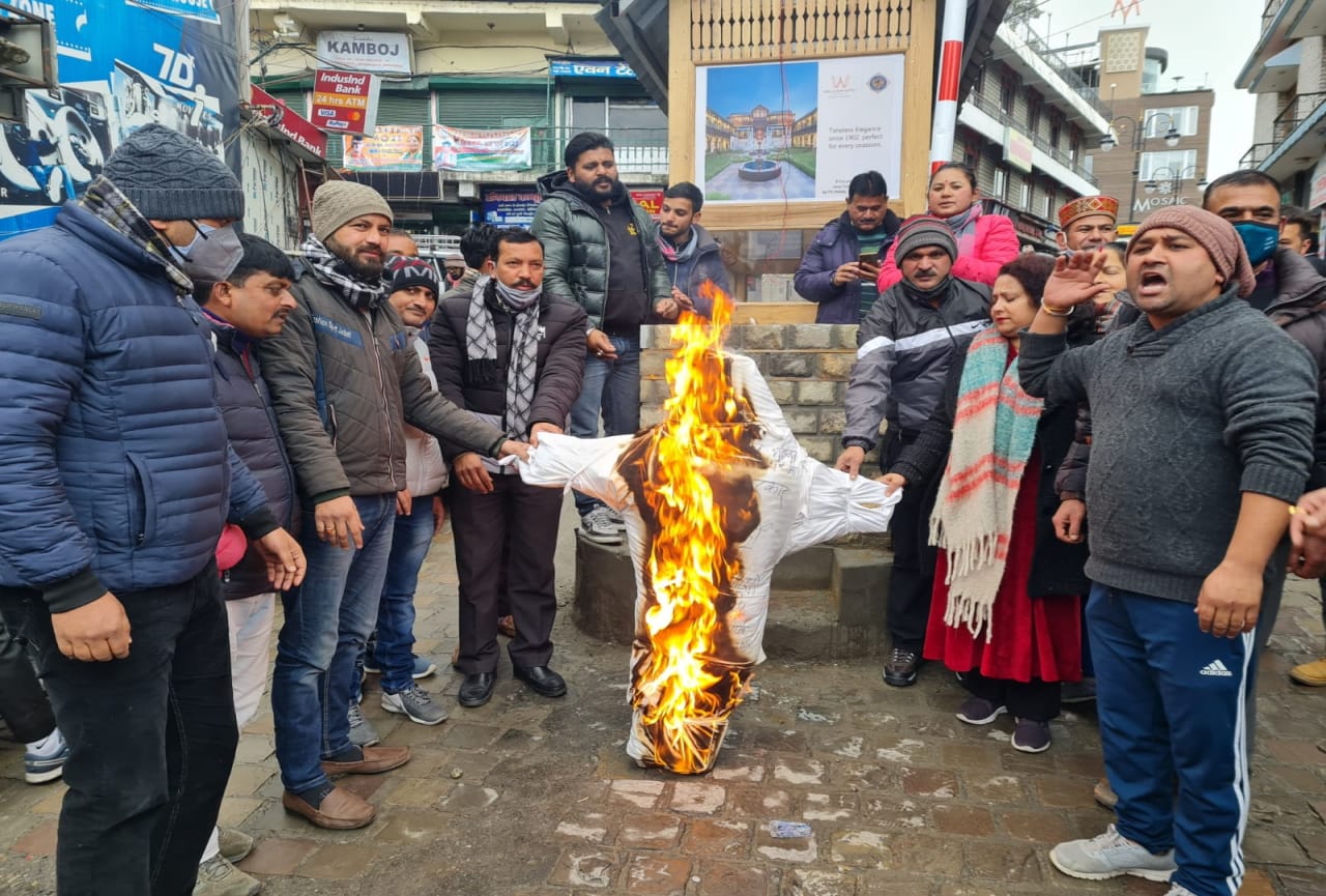 PM Narendra Modi security Lapse : BJYM protest in dehradun, see photos