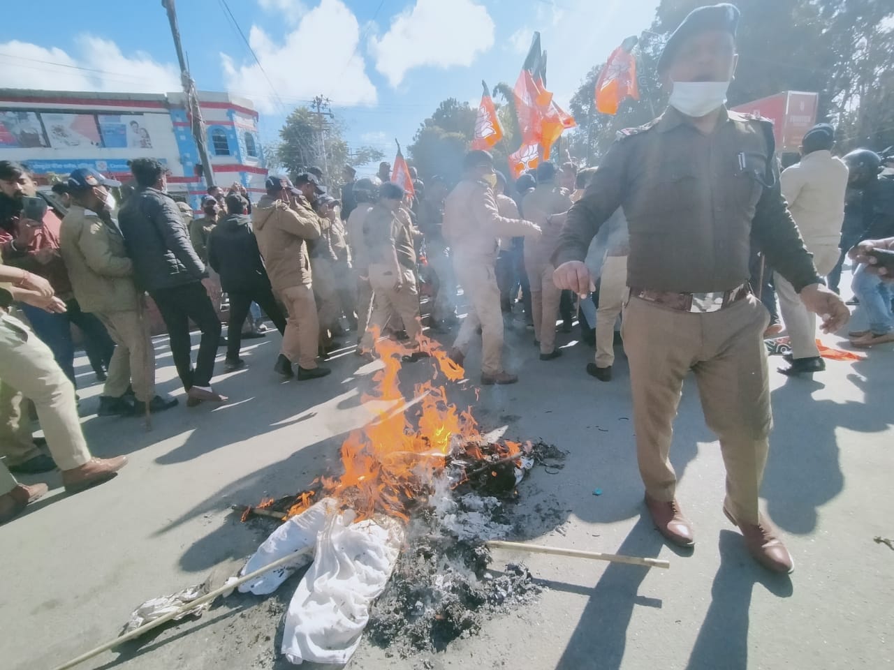 PM Narendra Modi security Lapse : BJYM protest in dehradun, see photos