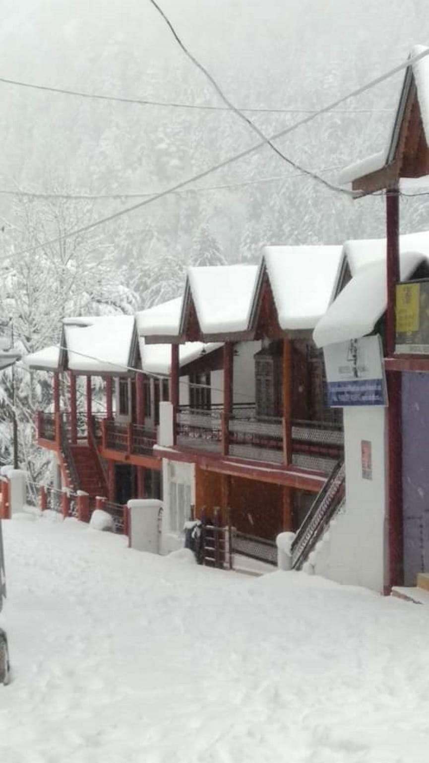 uttarakhand weather update today: rain and snowfall in many areas, cold increased