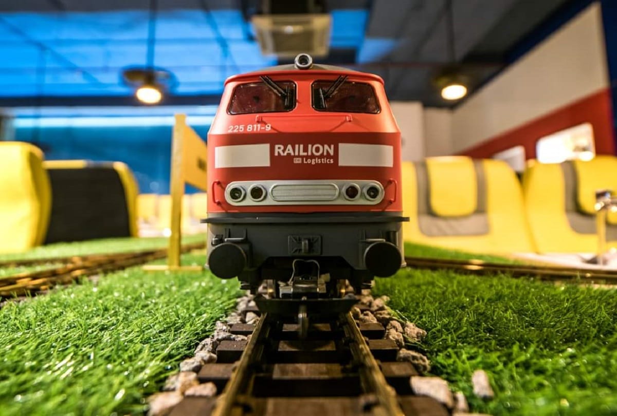Train-theme based restaurant in Hyderabad Rail serving Food To Customers