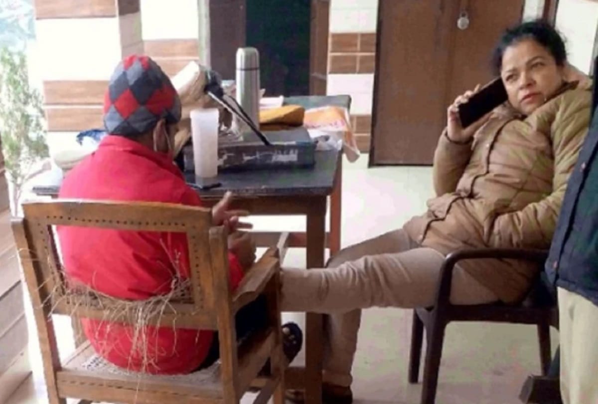 The SP punished a lady police officer in sambhal