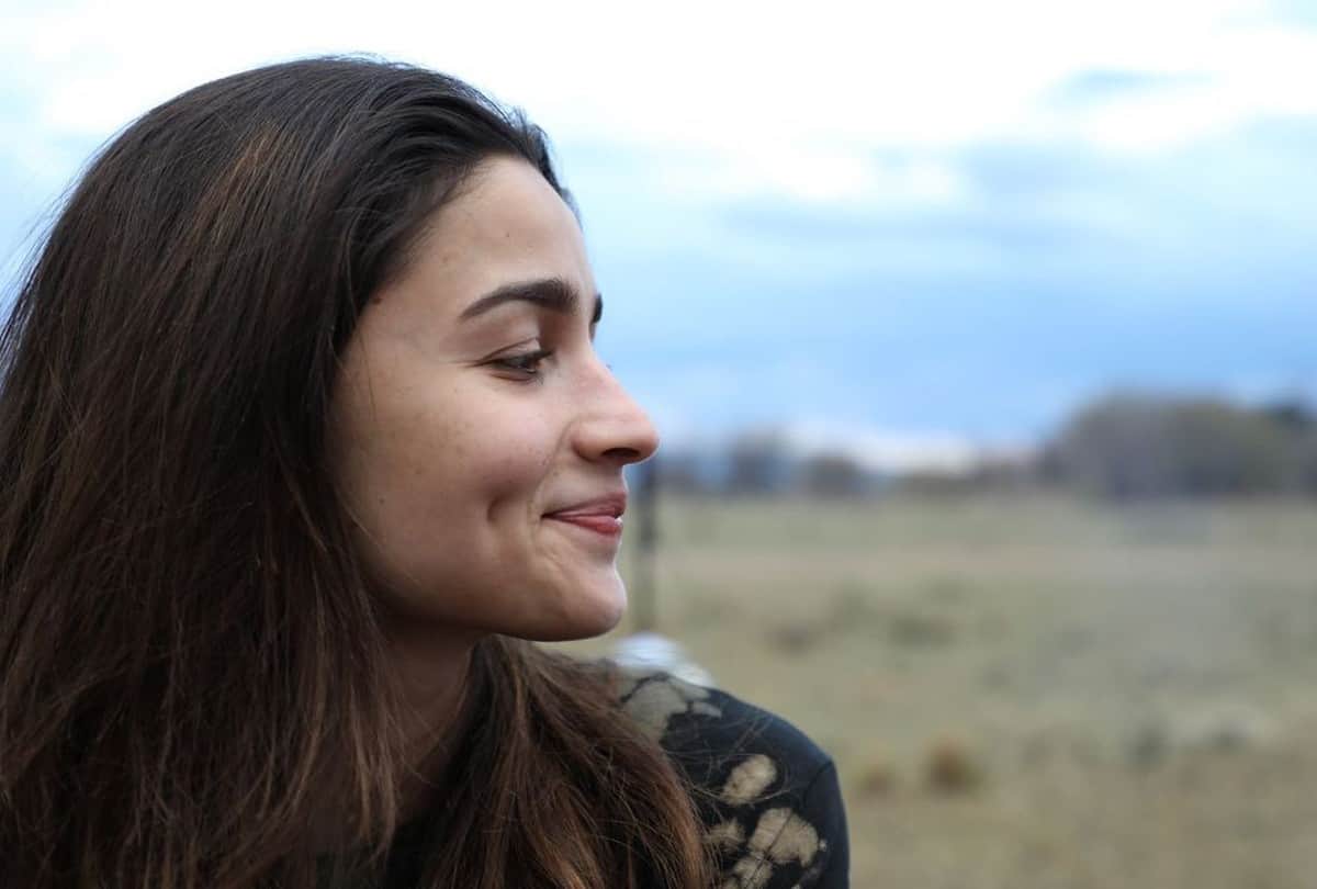 alia bhatt shares a beautiful pic of with smiling face clicked by ranbir kapoor