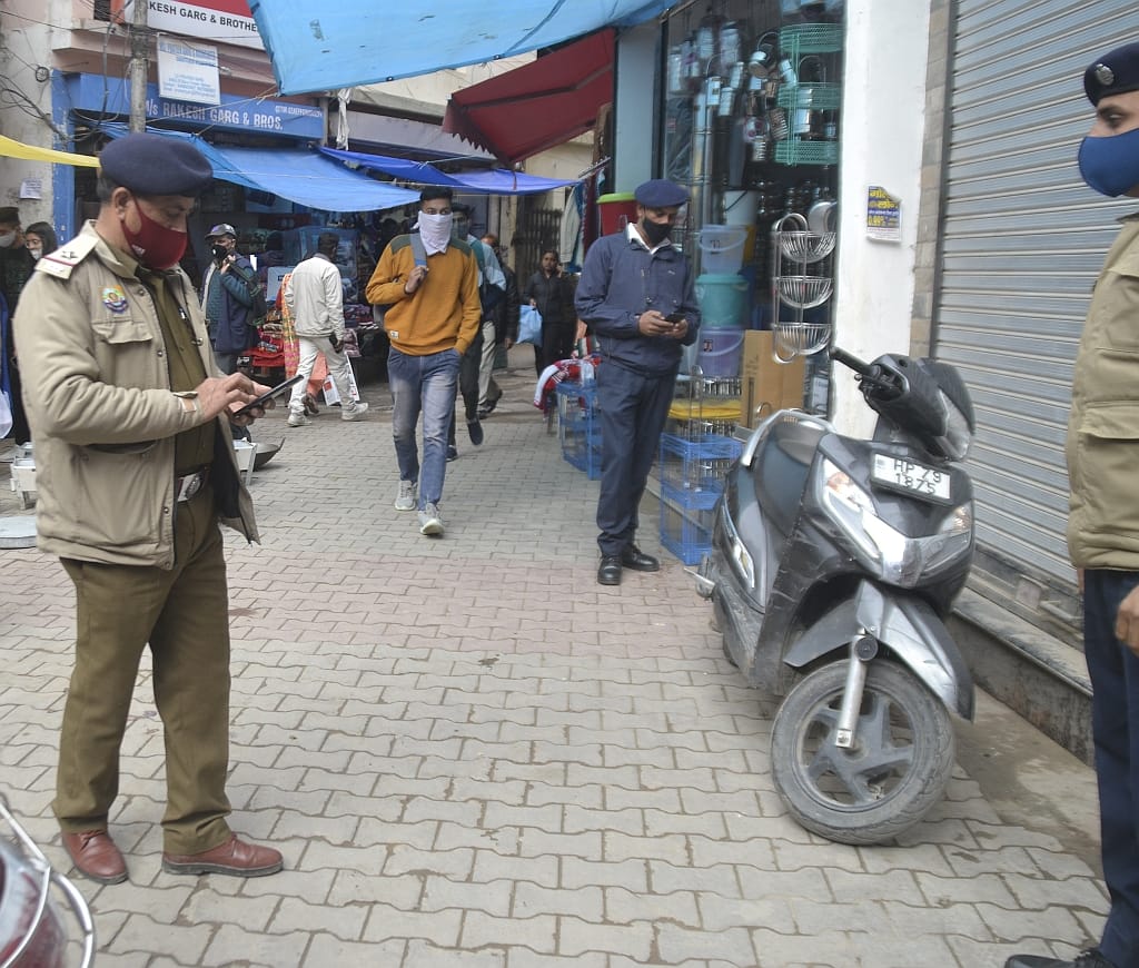 in nahan vehicle drivers disobey traffic rulespolice made 30 chalan