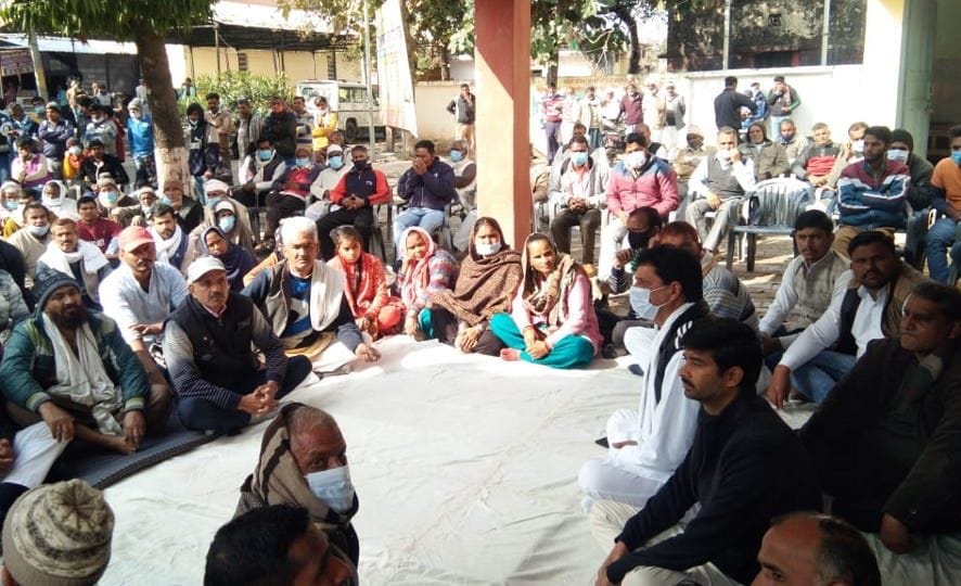 Block chief's indefinite strike begins