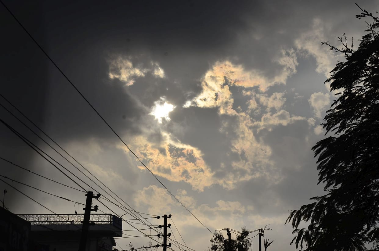 The sunshine remained ineffective, the clouds hid hide and seek throughout the day