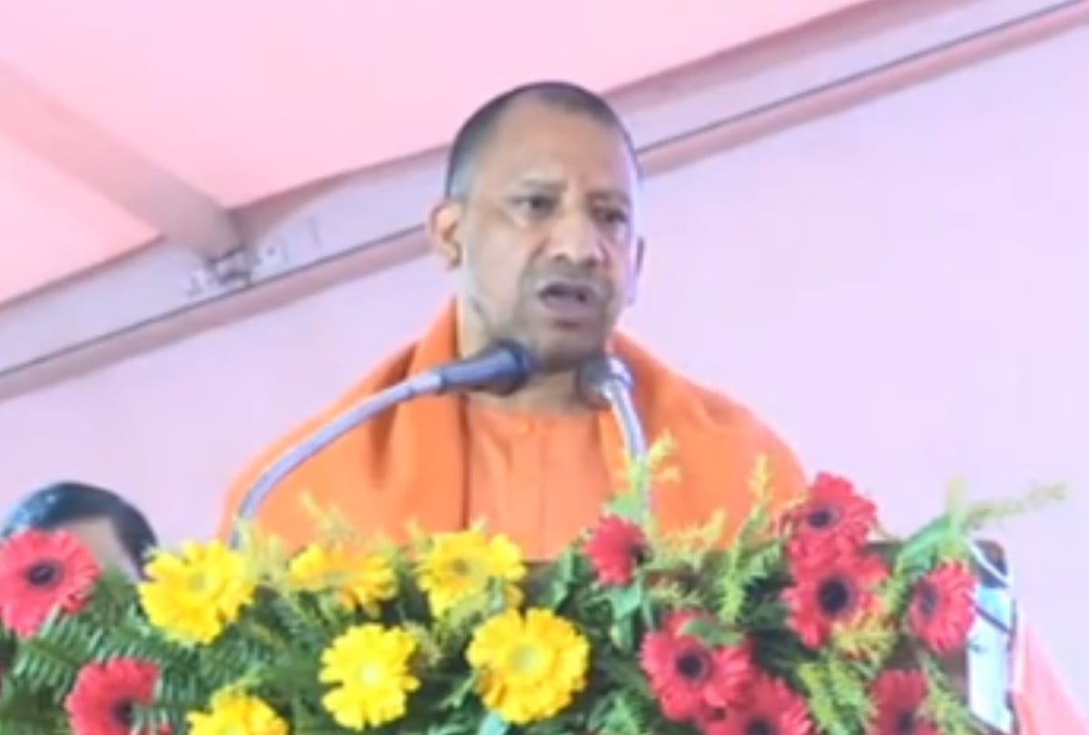 CM Yogi Adityanath inaugurated and foundation of many projects in Mathura