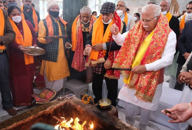 Haryana CM Special Worship For PM Modi Long Life at Shri Mata Mansa Devi Temple