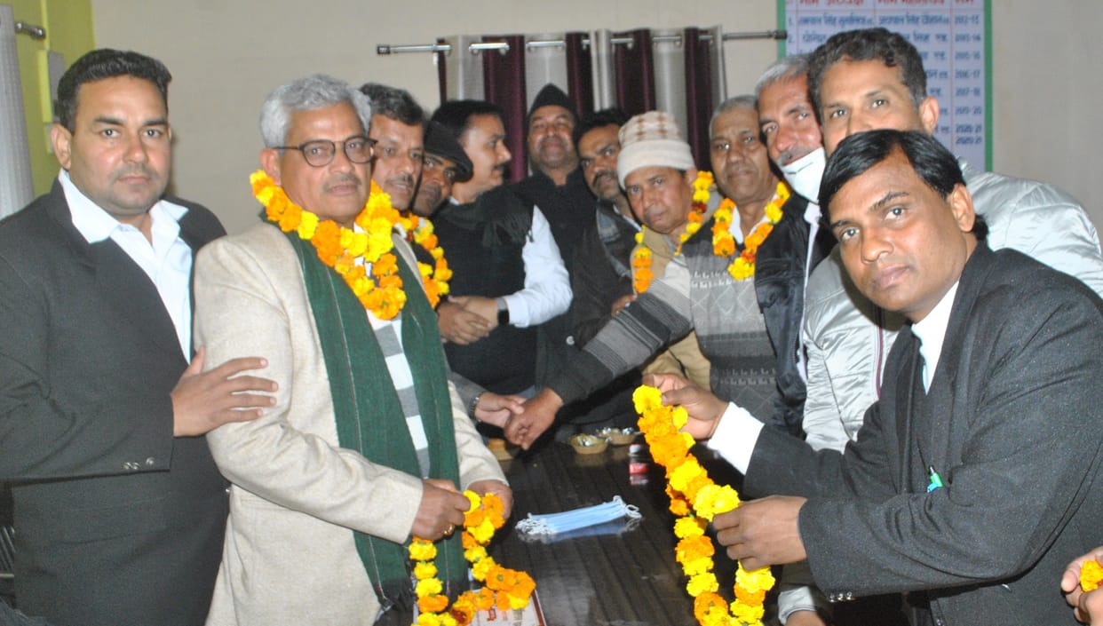 Oath administered to newly elected office bearers of district bar