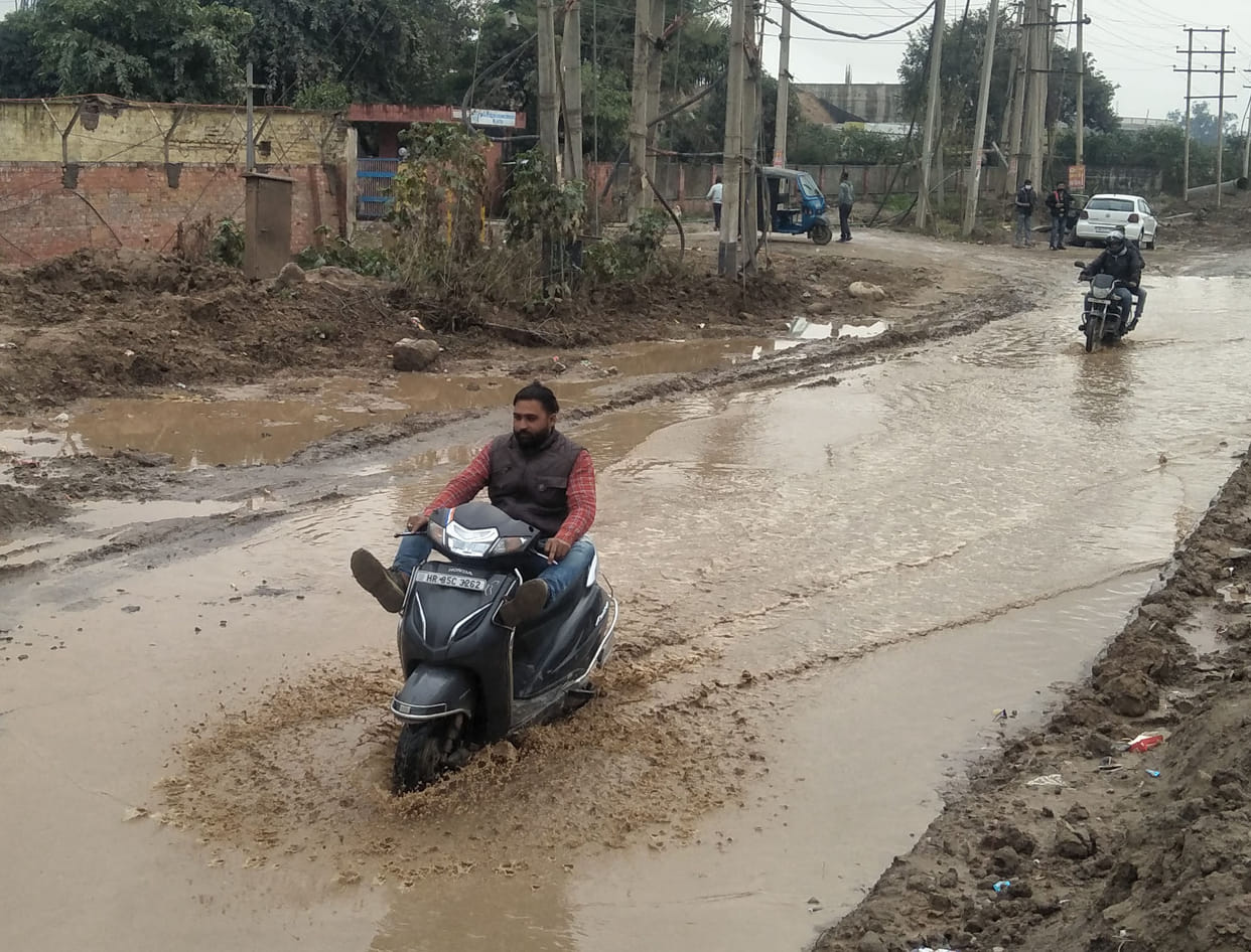 Waterlogging in Twincity due to rain, people upset
