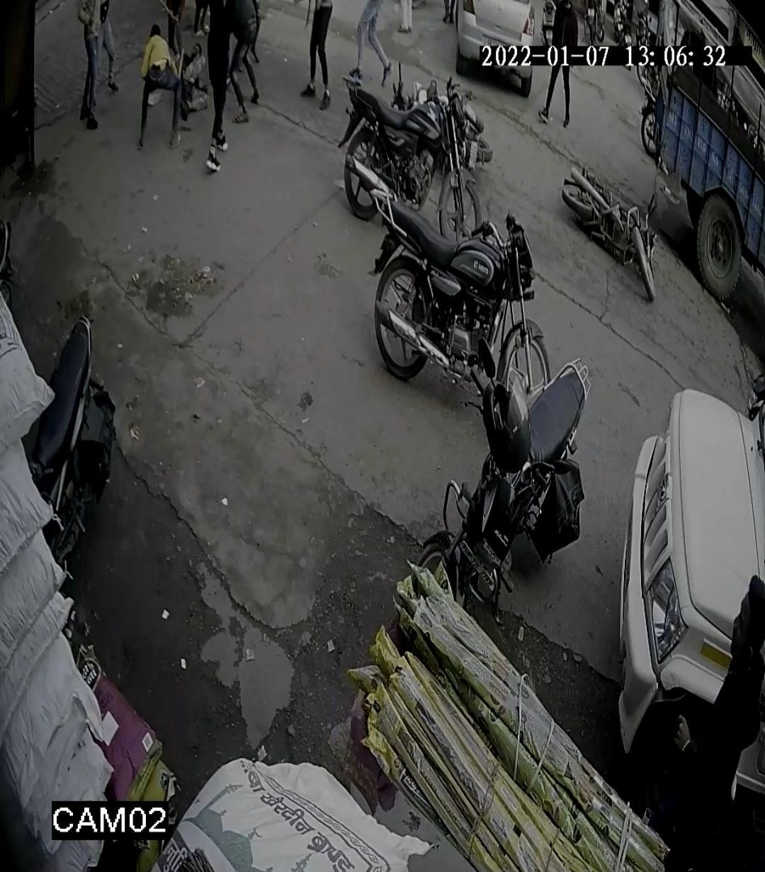 Bike riding youths attacked with swords and sticks in Anaj Mandi