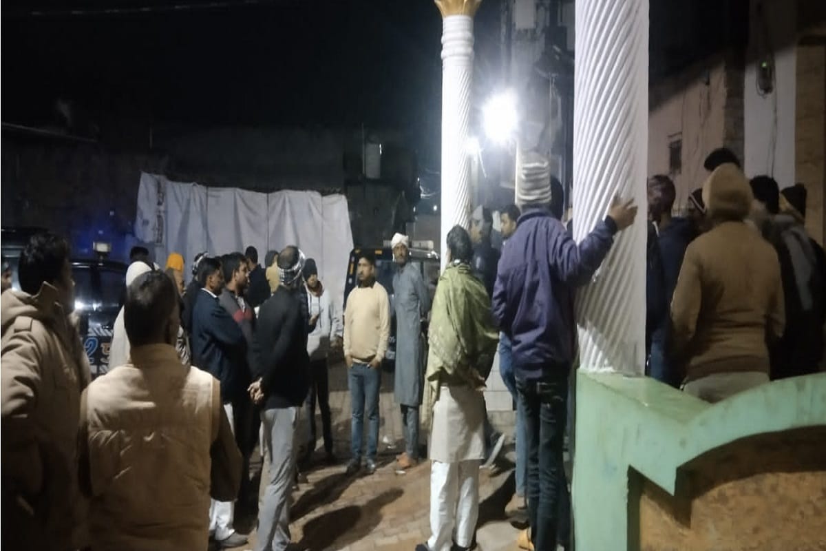 Saharanpur News: Conflict and firing in two sides and a youth injured in Meerut
