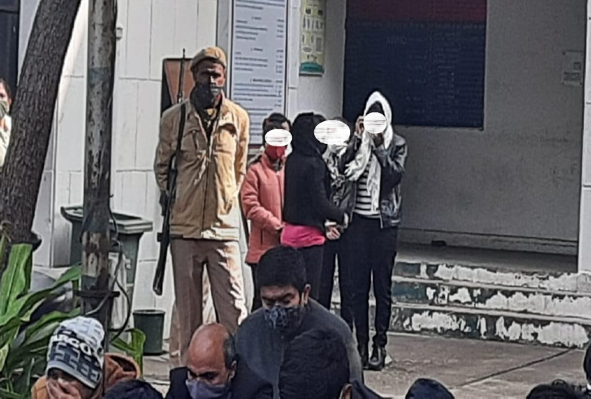 Sex racket running in cafe, nine accused arrested, See Photos, kashipur news Uttarakhand news