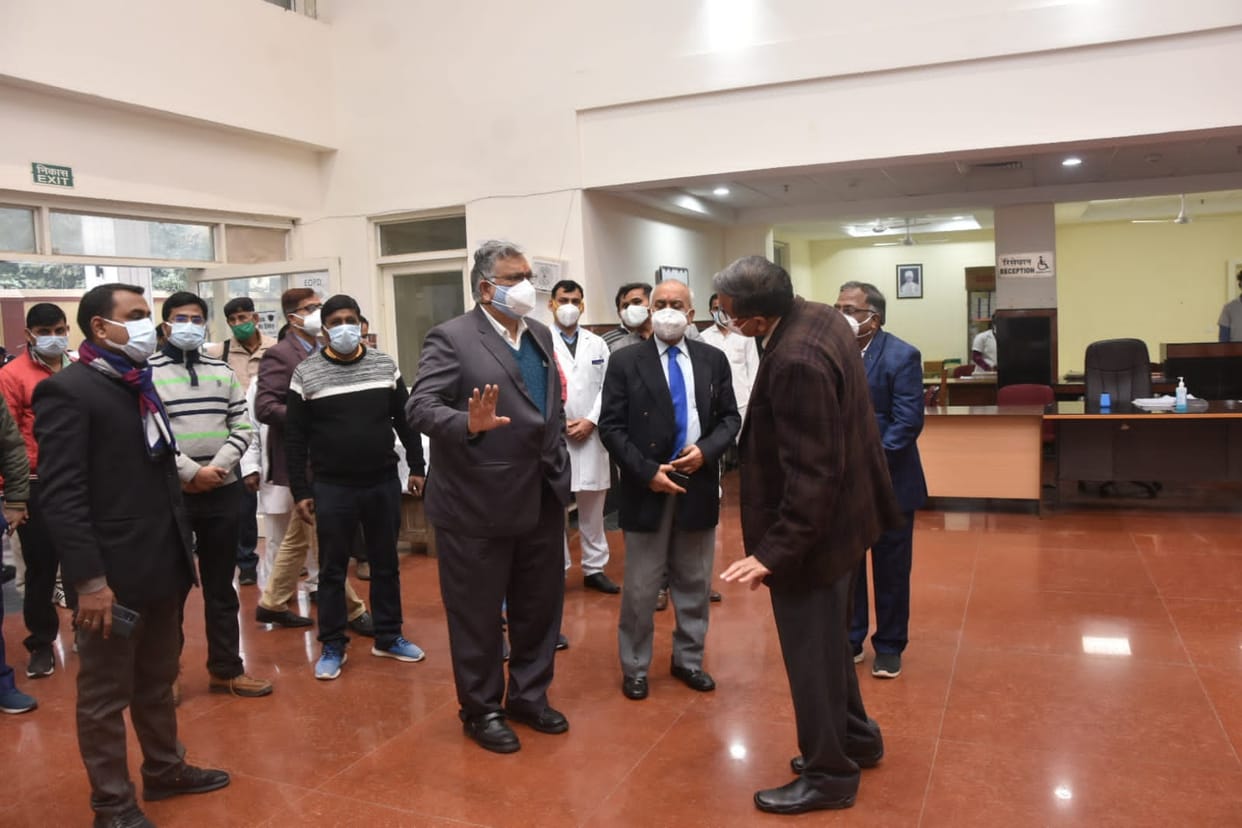BHU New Vice Chancellor Pro Sk Jain visit Super Specialty  Block at Sir Sunderlal Hospital