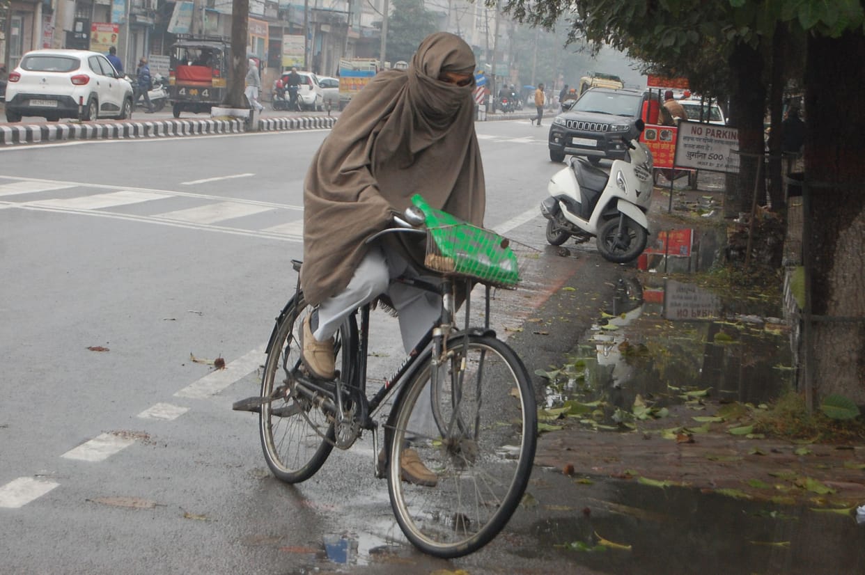 Winter is making people breathless, routine is getting affected