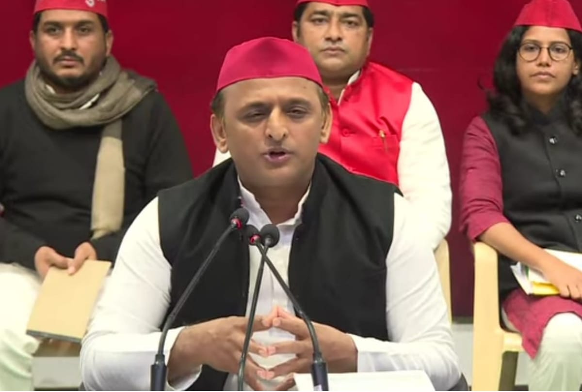 UP Chunav 2022: Akhilesh Yadav Says We Will Distribute Laptops If Come To Power