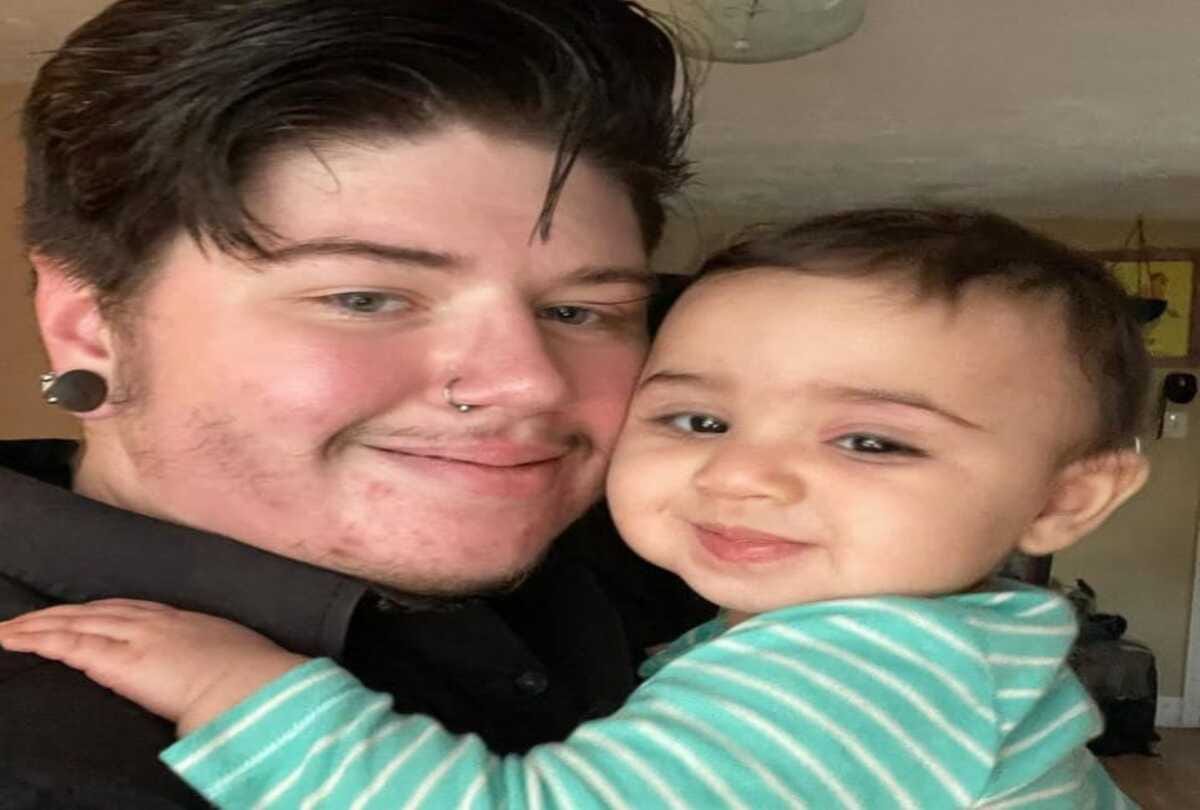 28 year old man gives birth a baby after during gender change treatment