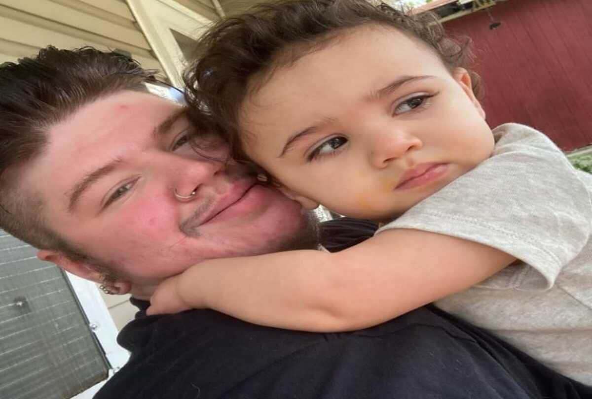 28 year old man gives birth a baby after during gender change treatment