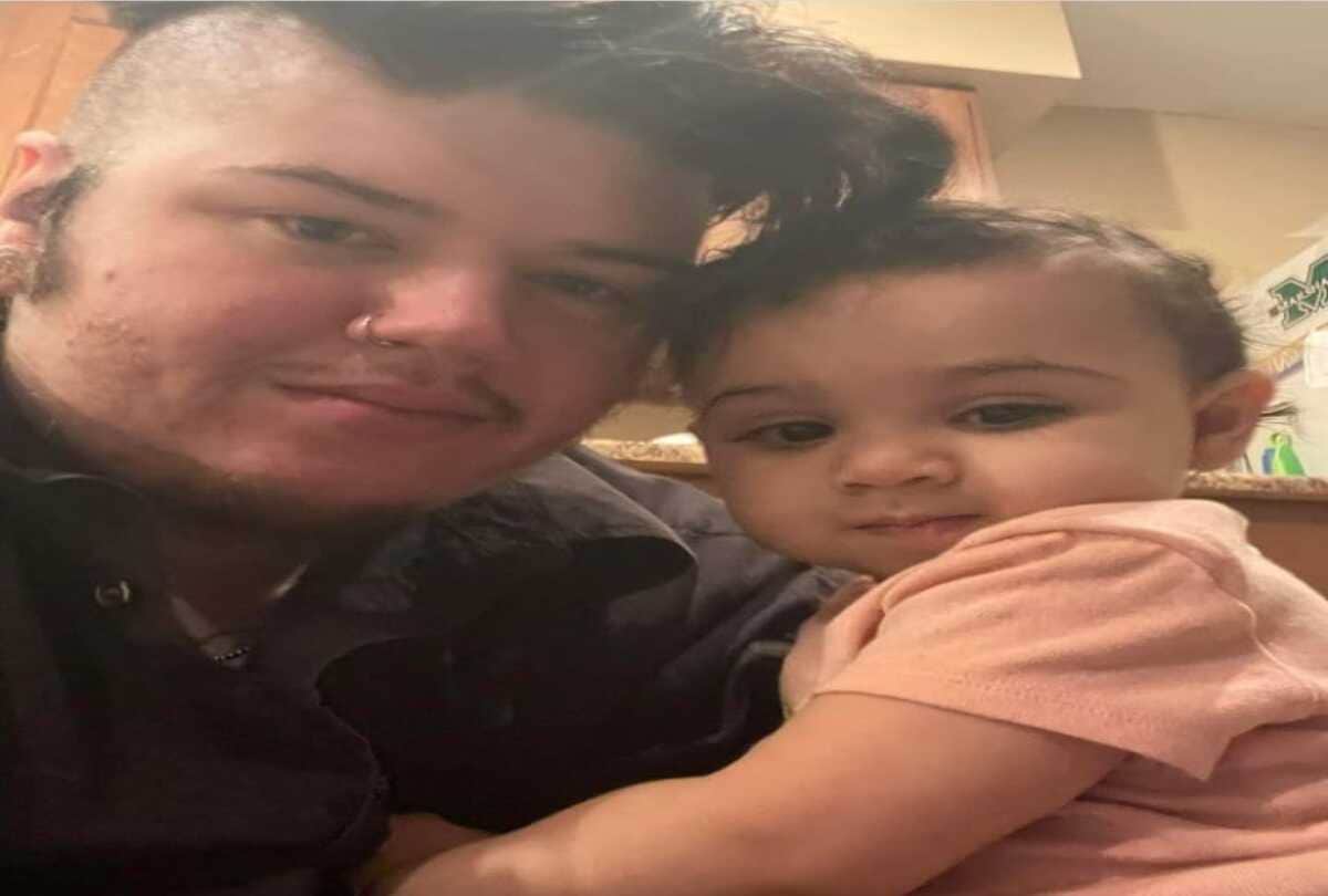 28 year old man gives birth a baby after during gender change treatment