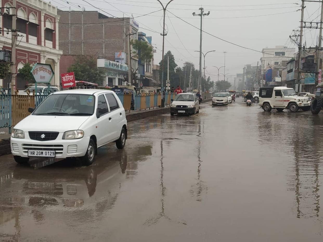 33 mm of rain fell in three days, the problem increased due to waterlogging in the city
