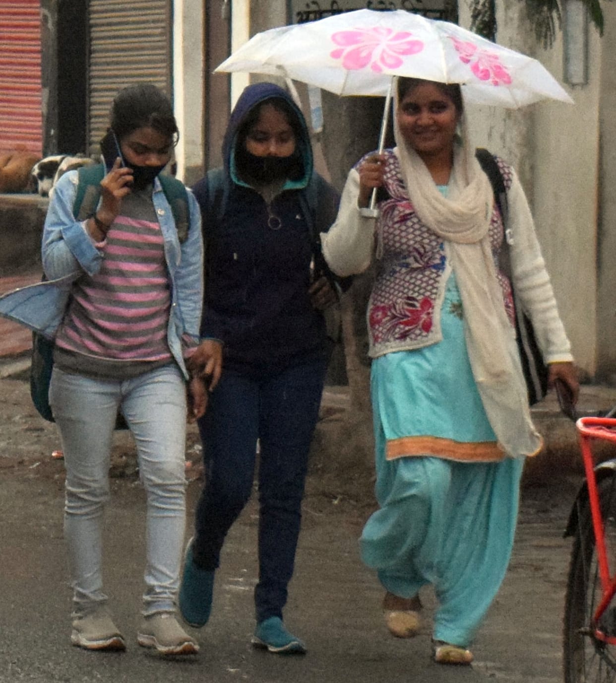 rain increaces cold