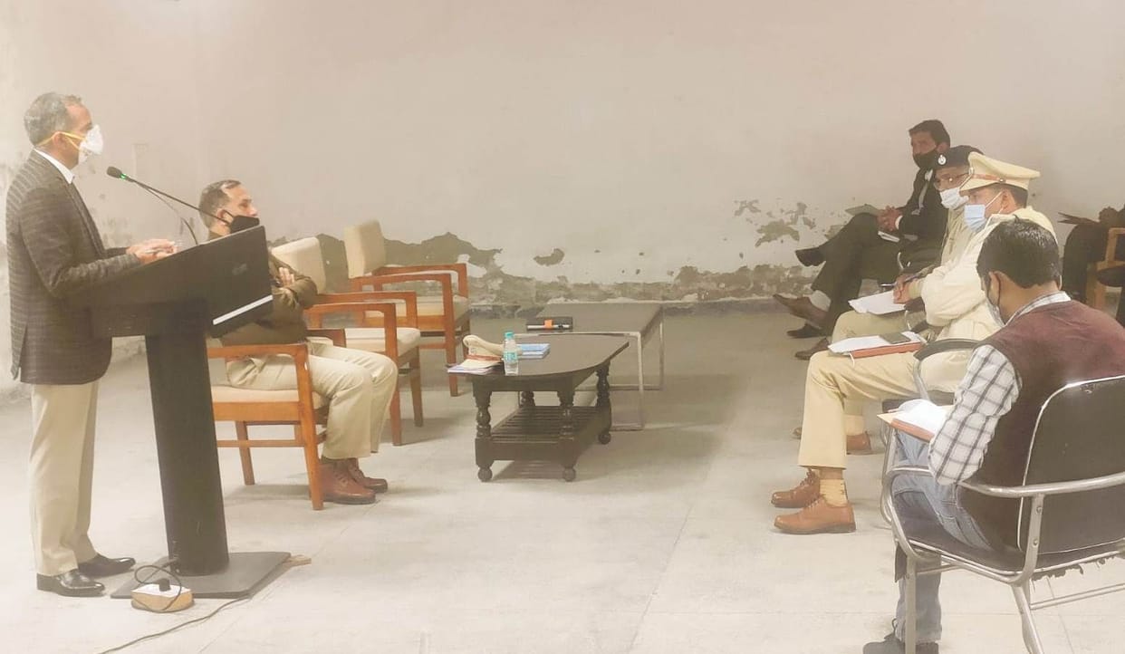 Electricity department officials should solve the problems of consumers: SDM