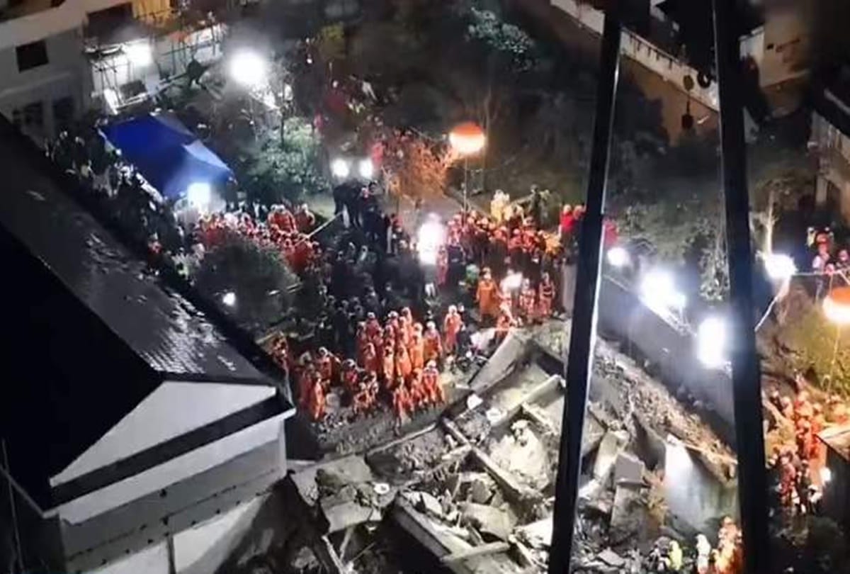 Blast in cafeteria in Chongqing city of China many dead and injured Gas Leak suspected news and updates