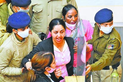 BJP and AAP councilors created ruckus during Mayor election in Chandigarh