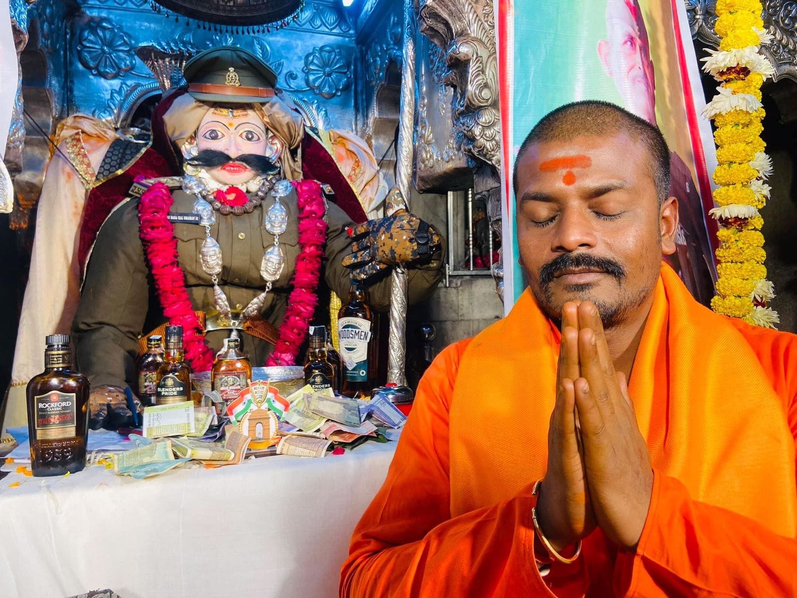 Kotwal of Kashi Baba Kaal bhairav wore uniform of up police pleaded for End of Omicron corona third wave , see photos